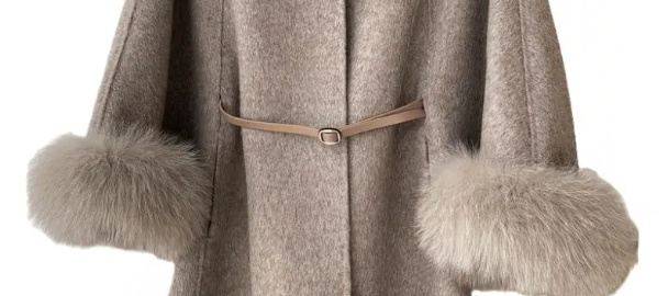 Cape coat - faux fur details